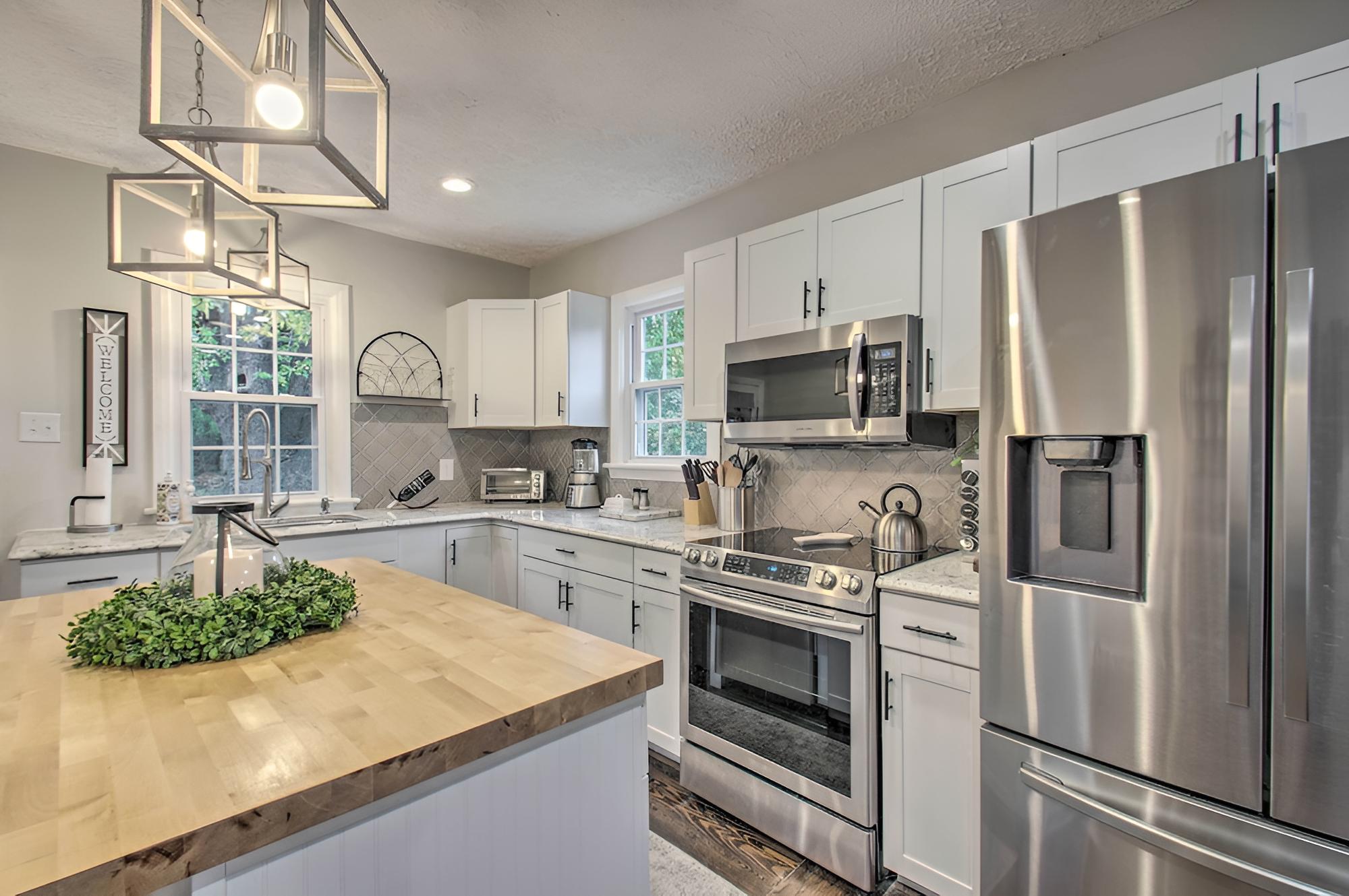 Renovated Lynchburg House ~ 2 Mi to Downtown! view 2