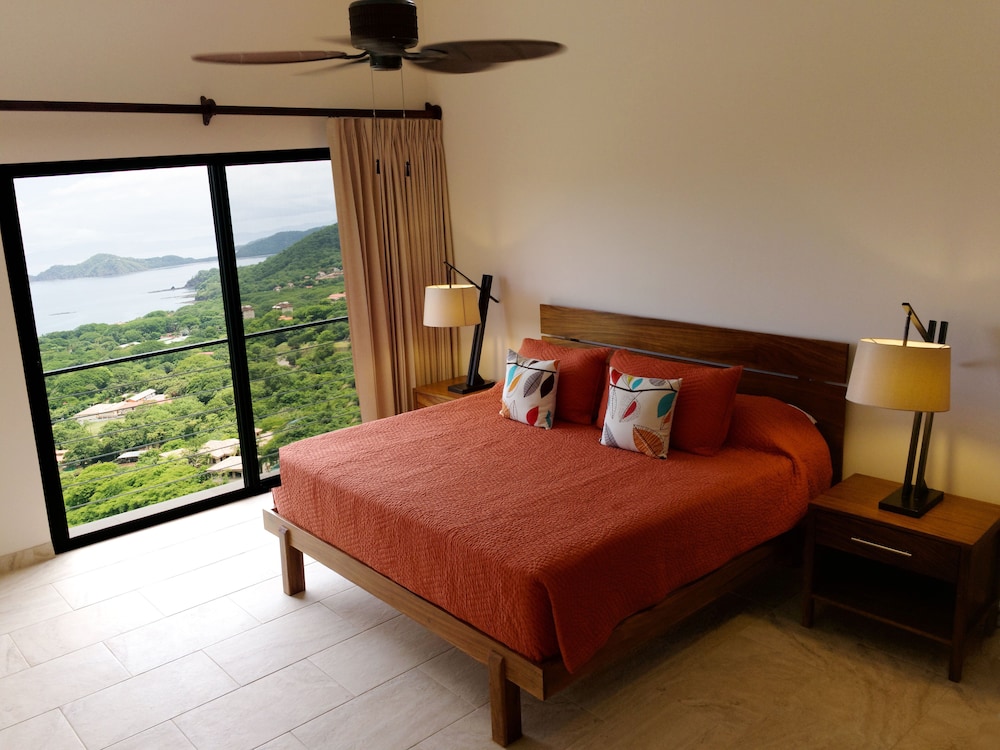 Casa de la Paz view 3