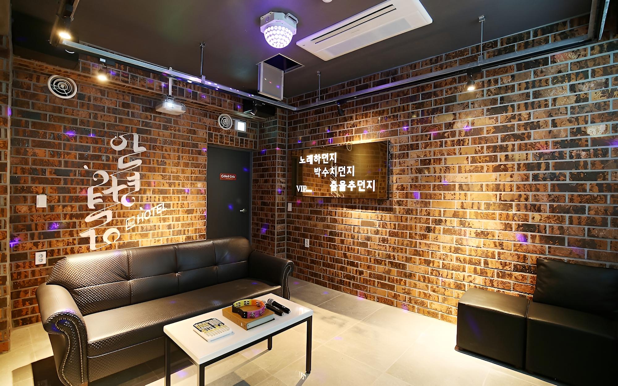 Jecheon Case Hotel view 3