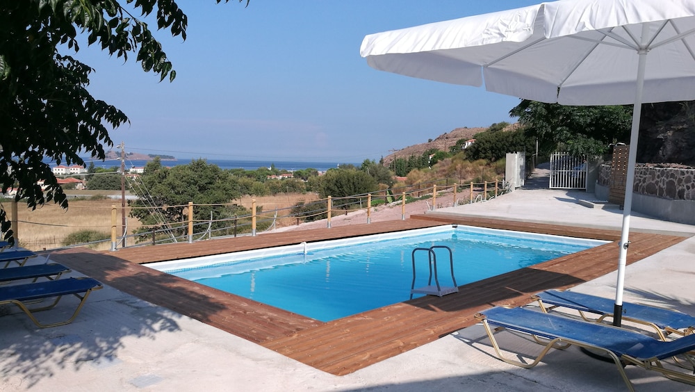 Troyan Hill Apartments