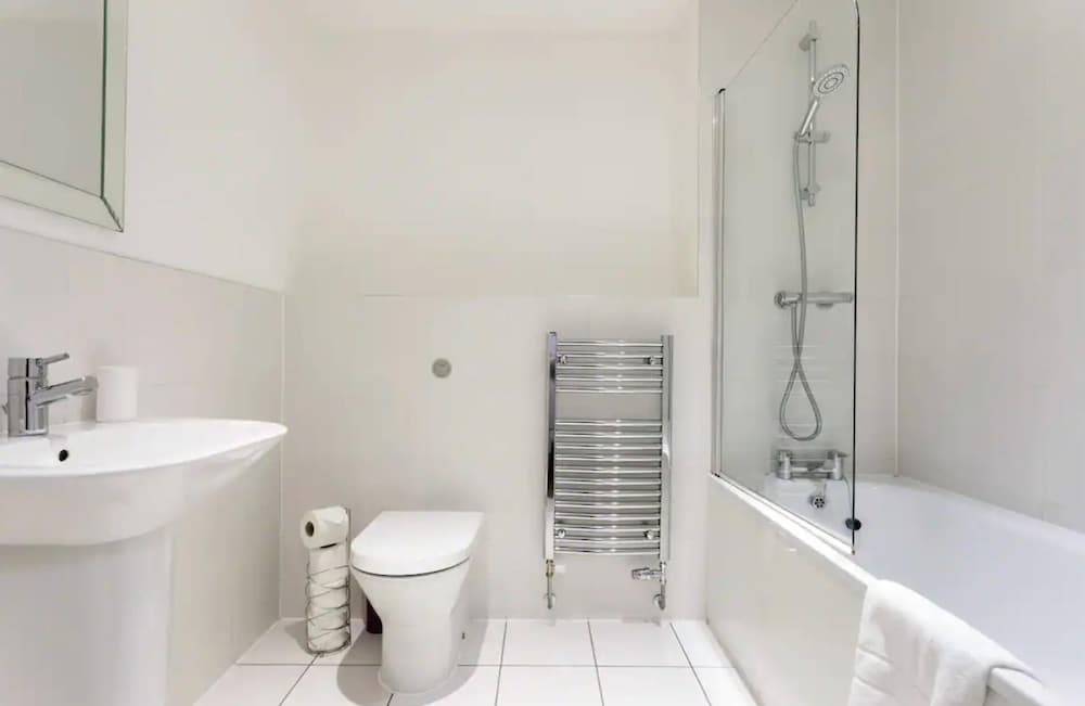 Apartmentsleeps3-balcony-near Canarywharf-gym