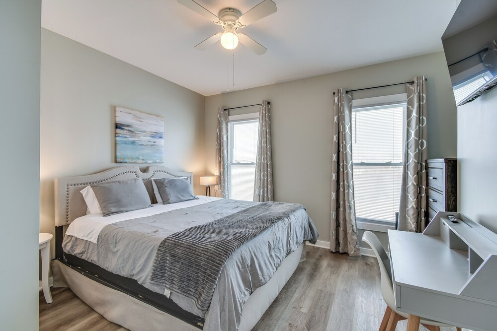 2 Mi to Dtwn: Syracuse Gem w/ Screened Porch