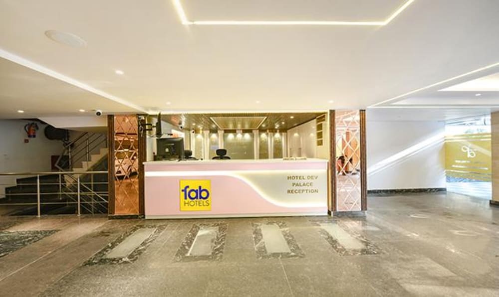 Lobby & Reception