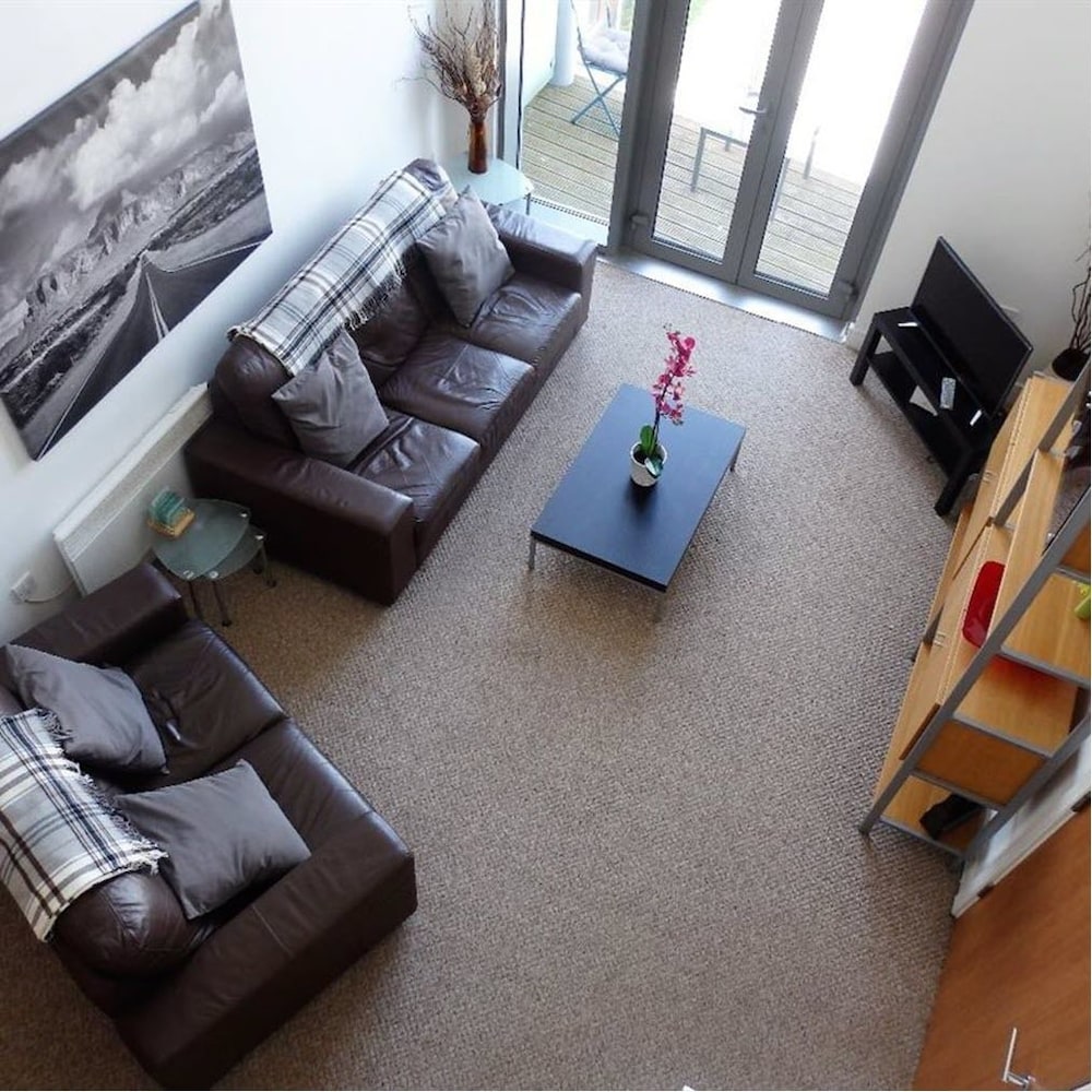Executive Apartment With City Views