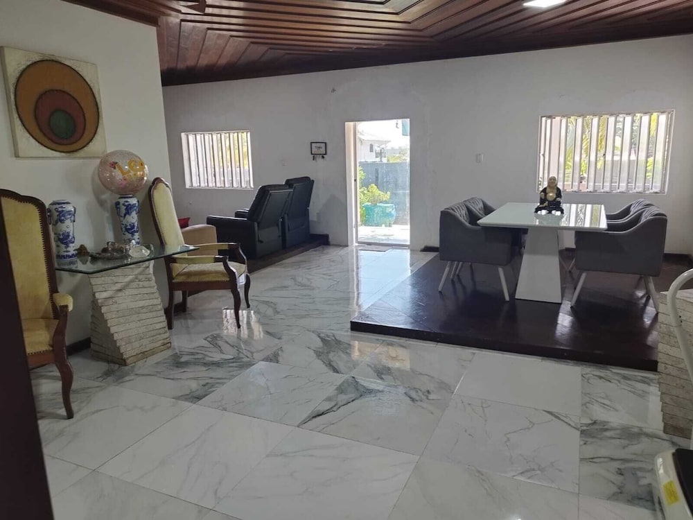 Casa com Piscina 50000 lts Área Gourmet