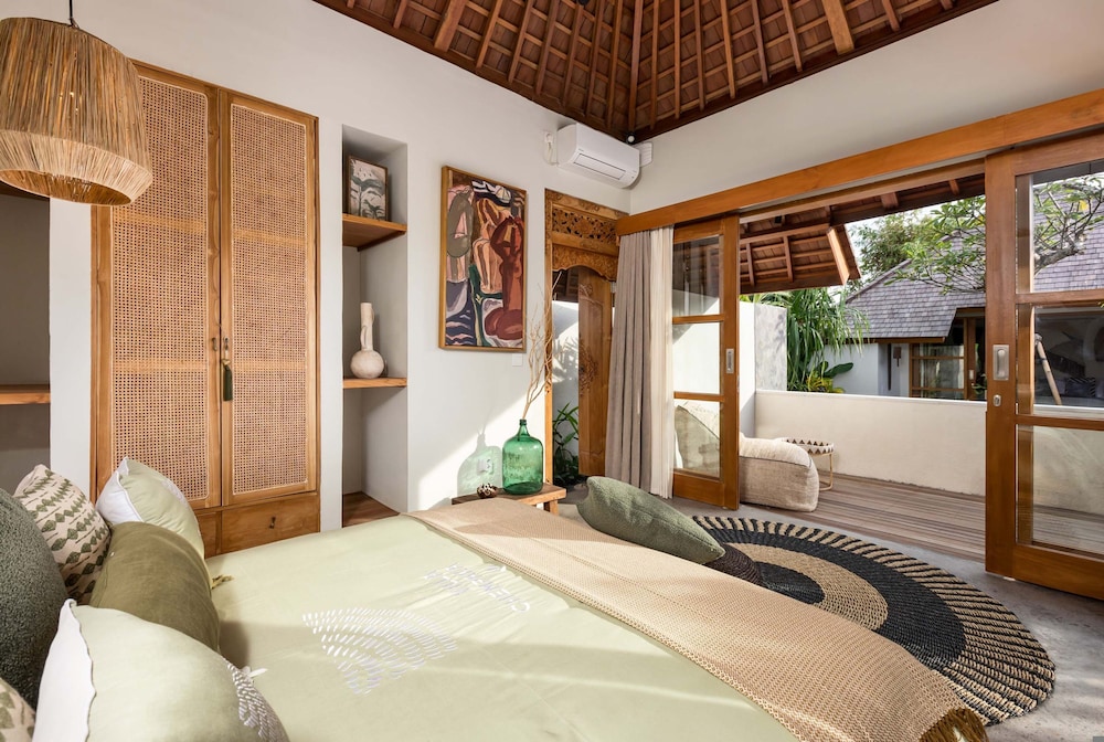 Villa Chempaka by Alfred in Bali - New Luxe Tropical 4BR Dream Villa in Canggu