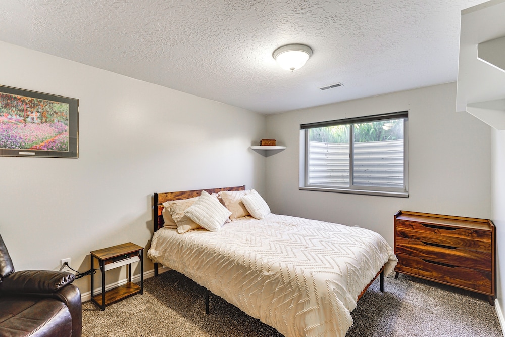 Cozy Kaysville Vacation Rental w/ Mountain Views!