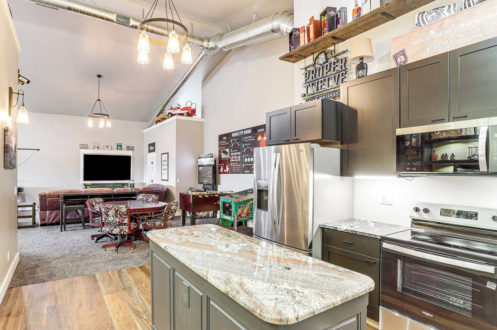 Private Hot Tub + Game Room: Keenesburg Getaway!