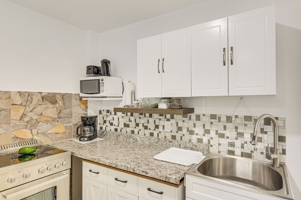 Cozy Miami Cottage: 5 Mi to Dtwn!