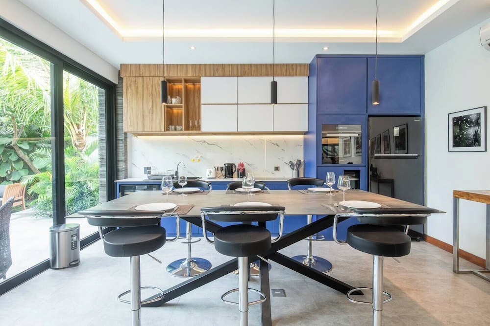 Chic 3BR Villa Modern Comfort in Central Seminya