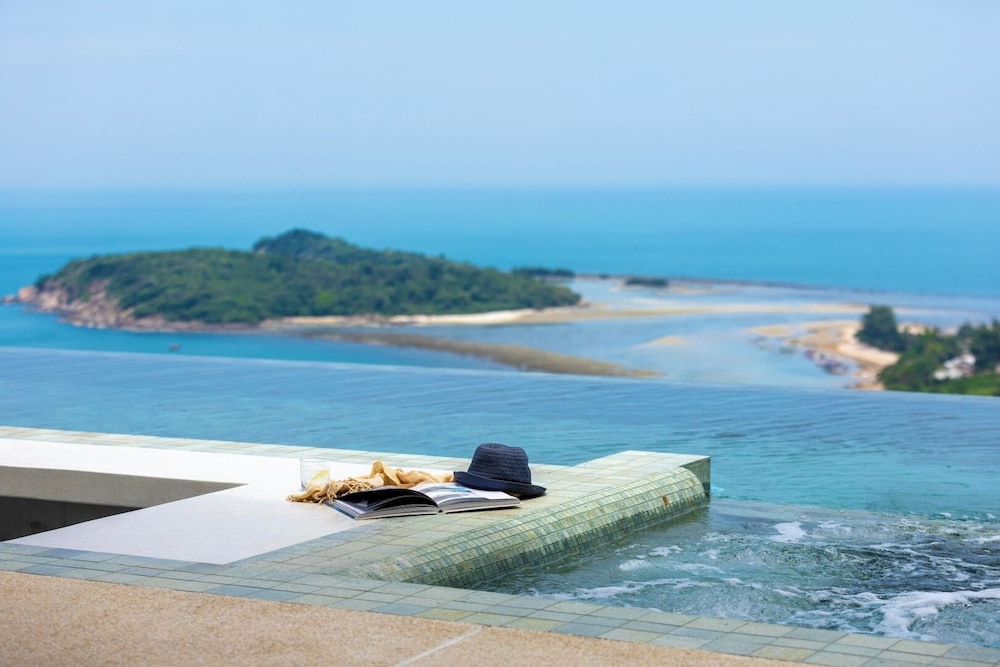 Villa Aroka 4 Bed Sea View KBR41