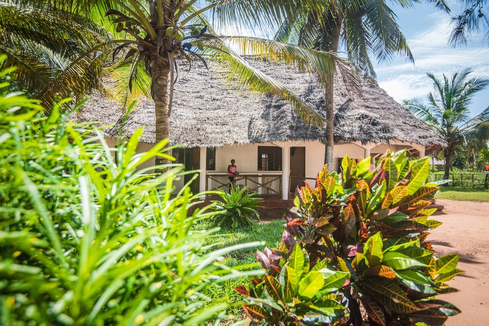 Ocean Breeze Lodge
