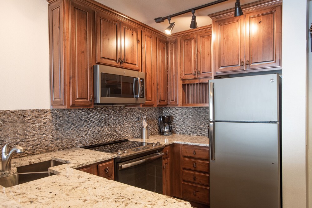 Zephyr Mountain Lodge Vacation Condos - Winter Park CO