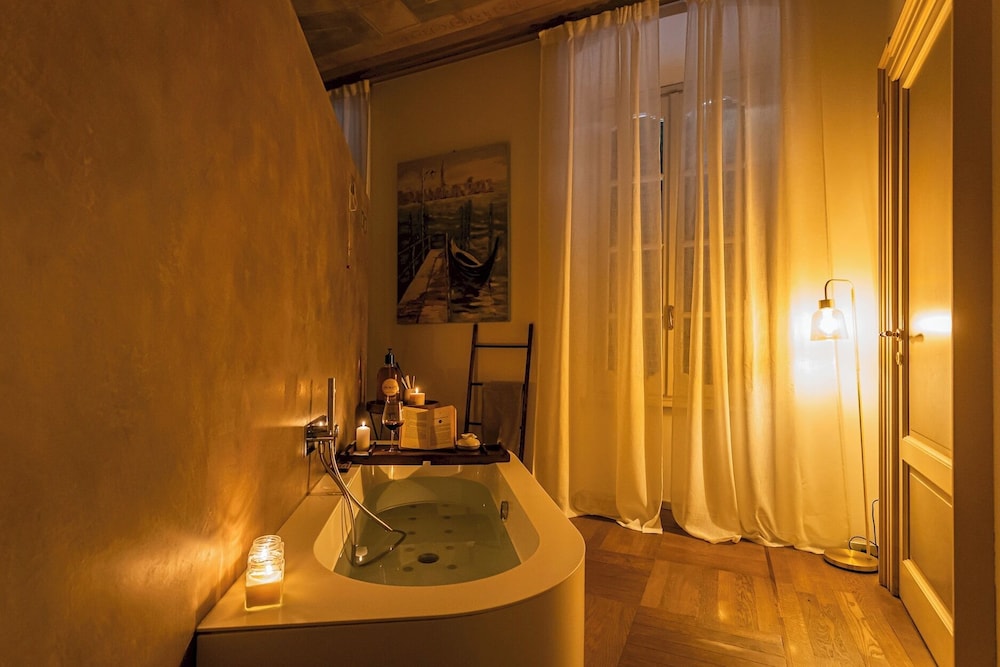 Rovelli 41 by Rent all Como
