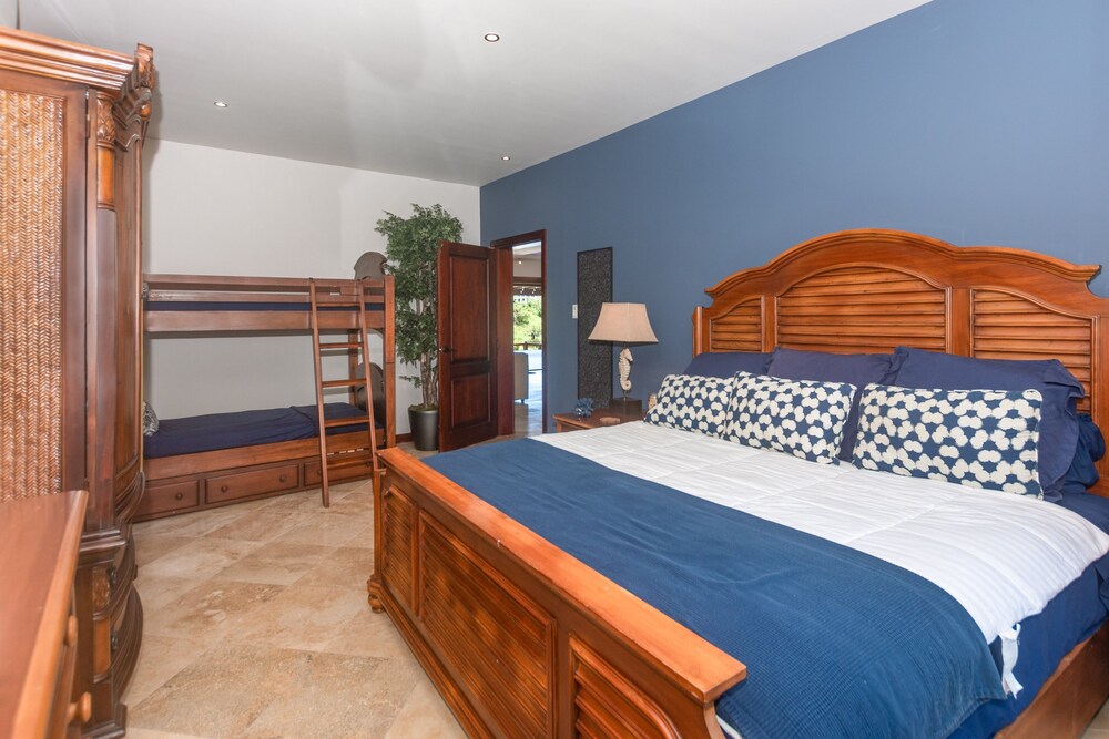 Pristine Bay 1005- Villa Loce 4 Bedroom Home