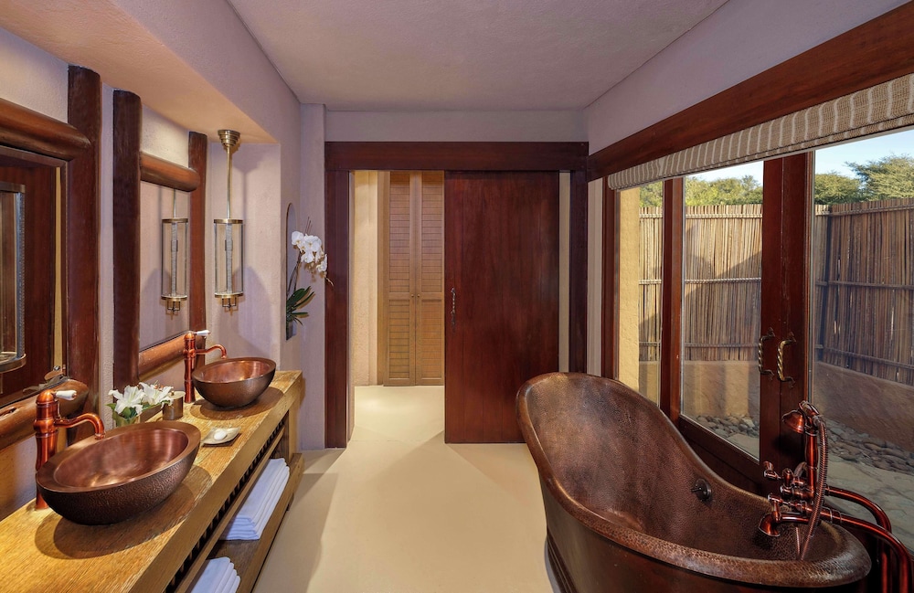 Anantara Al Sahel Villa Resort