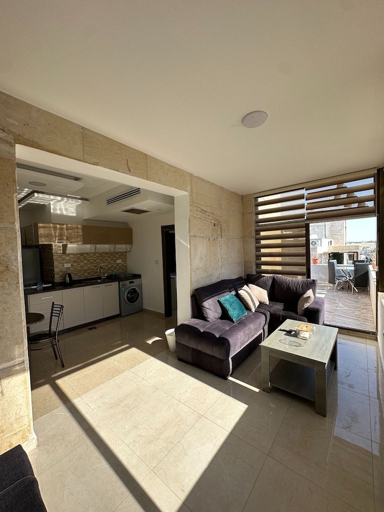 Charming Amman Apartment With Electric Heating & Pool Access