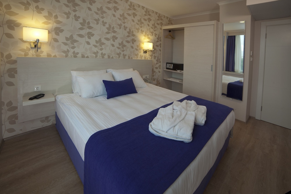 Yürüyüş Yapılan Otel - Image 6