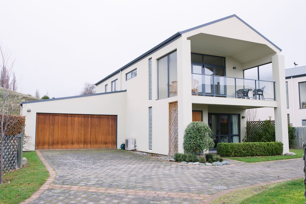 Meadowbrook Place