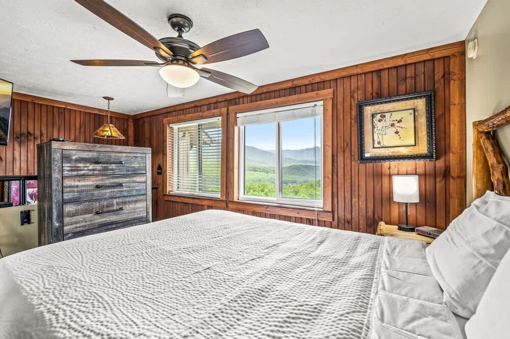 Sleeps 4 Hot Tub Indoor Pool Mountain Views