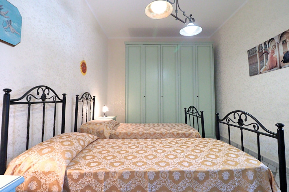 Villa Velisia - Con Ampia Piscina E Campo Da Gioco Privato