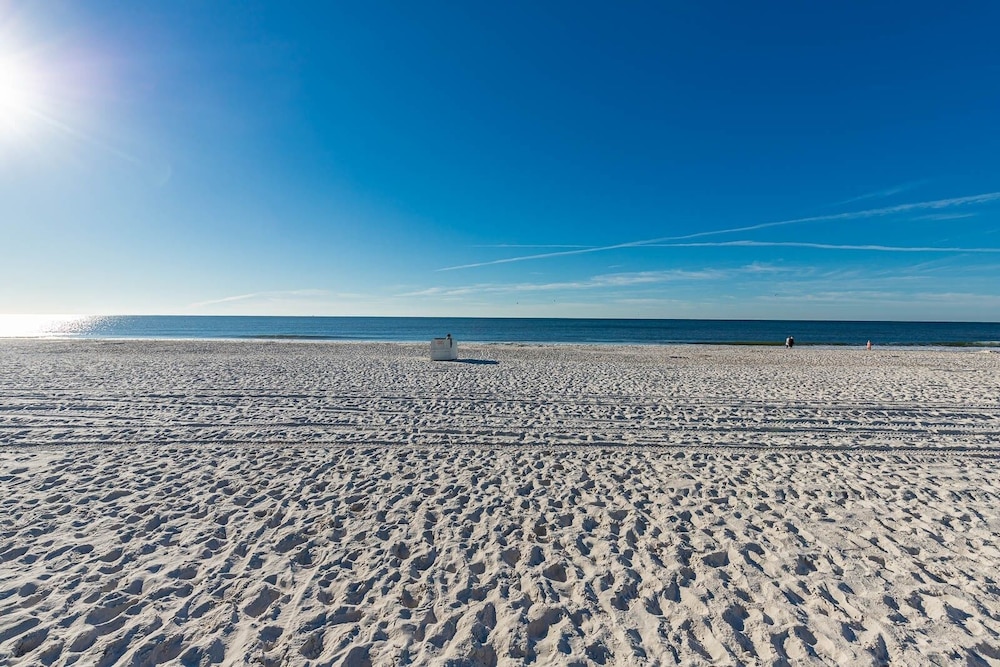 Island Winds East 610 2 Bedroom Condo