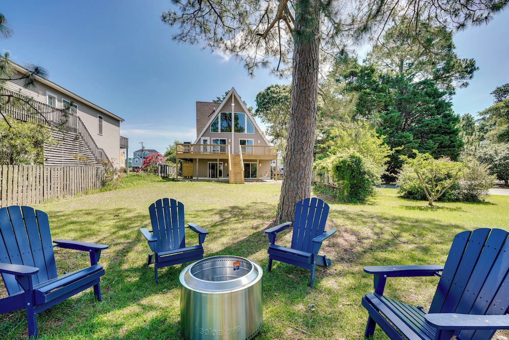 Private Dock & Beach Access: Outer Banks Area Home