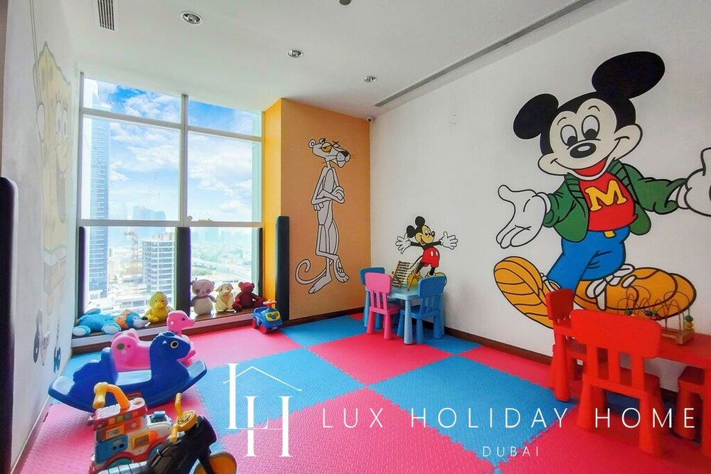 LUX The Bonnington JLT Suite 2