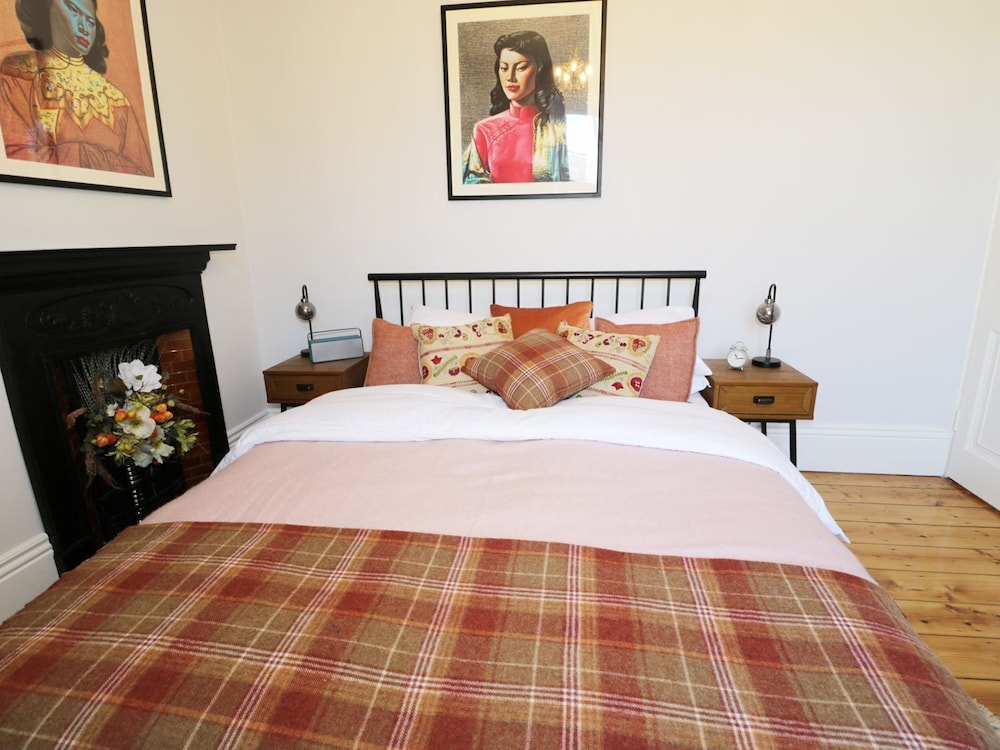 Laburnum Cottage view 4