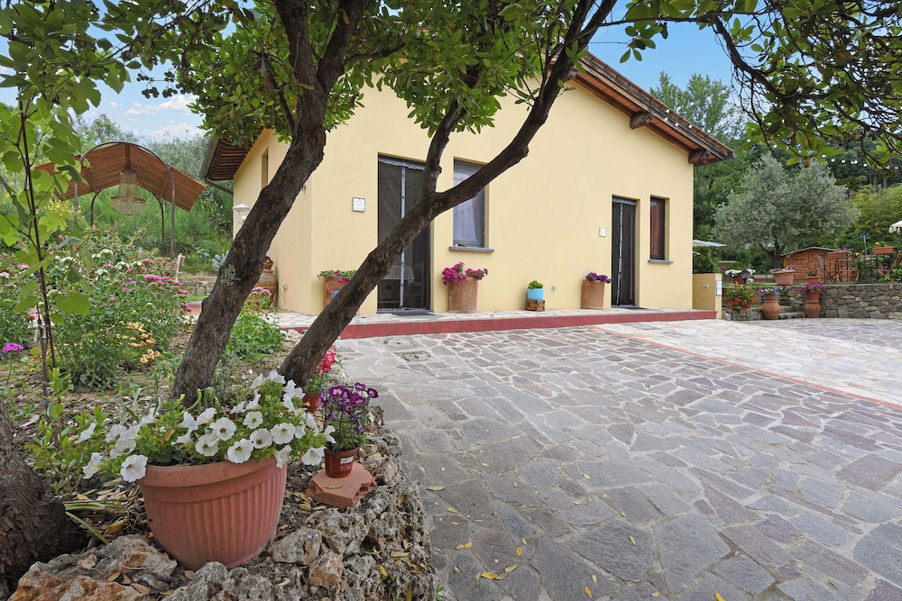 Cozy Apt V Figline With Shared Pool view 3