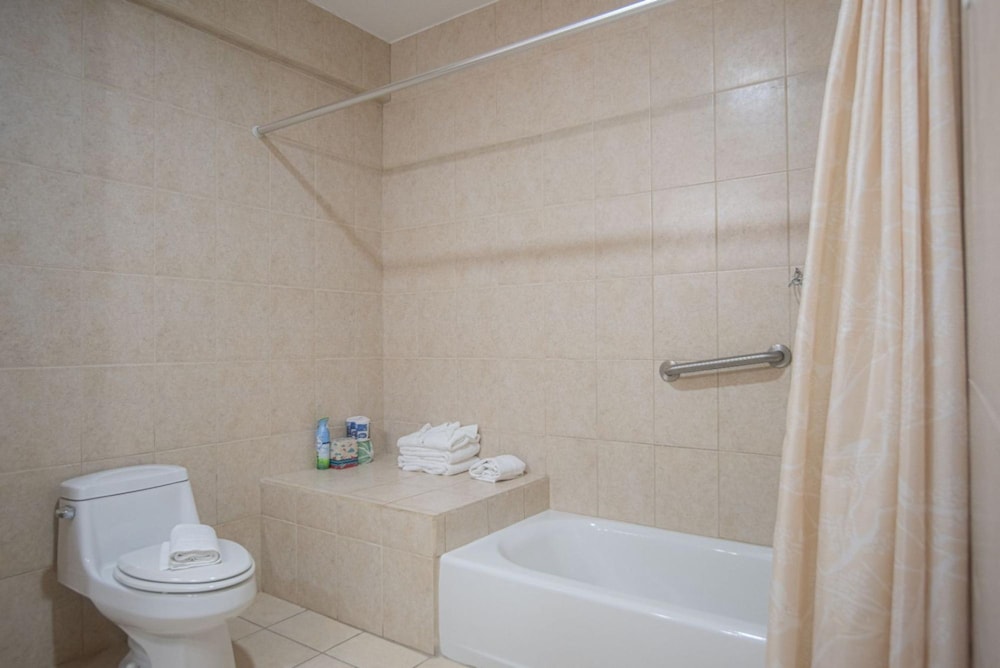 NEW Bay Harbor Studio 206
