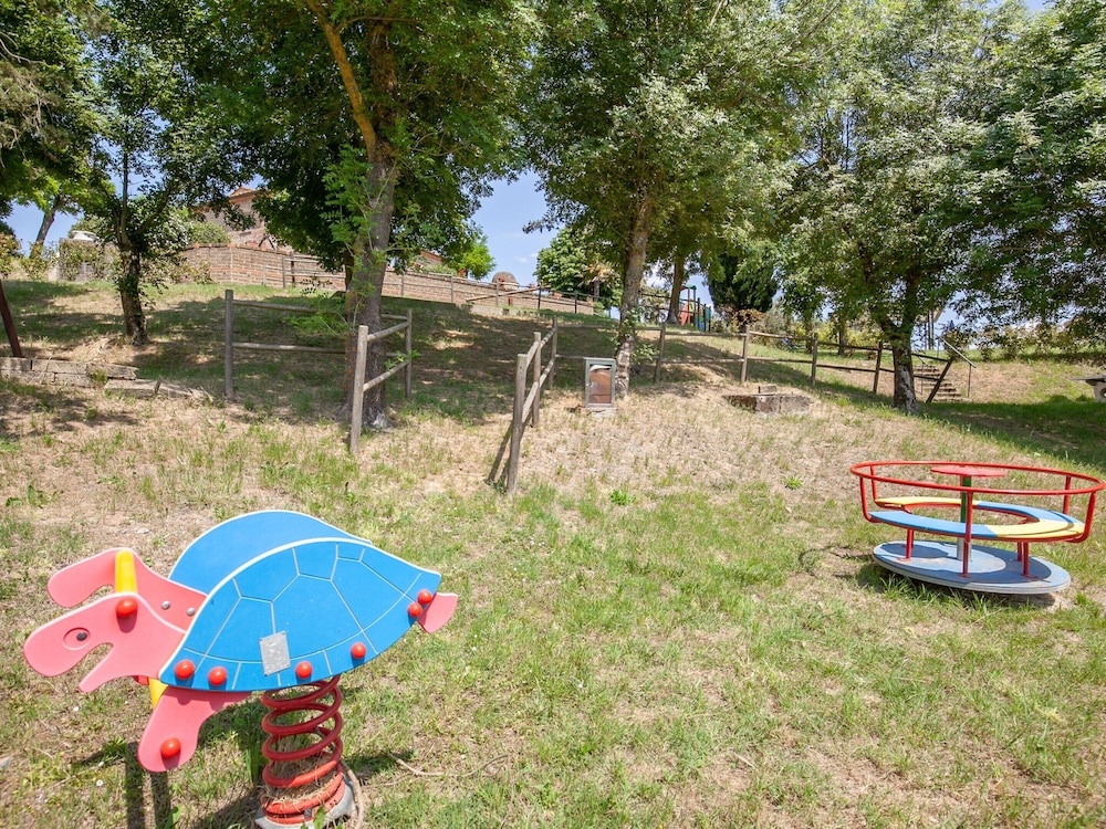 Apartment in Tuscany With Pool & BBQ