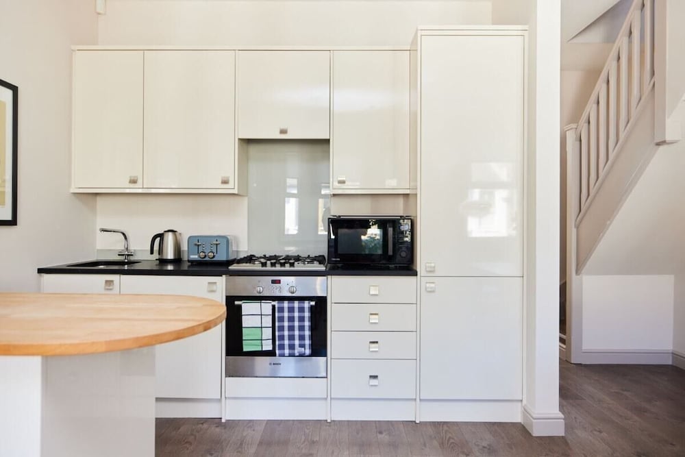 The Kilburn Crib - Stunning 3bdr Flat
