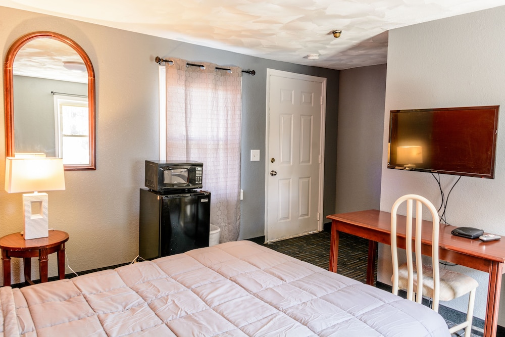 Red Fox Motel
