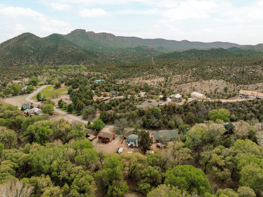 Family Getaway: 'foxwood Cottage' in Star Valley!