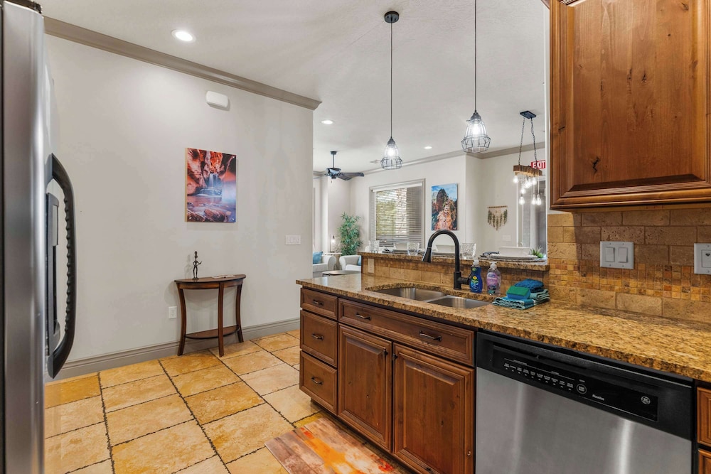 Sunset Vista - Amazing Views - Pet Friendly!