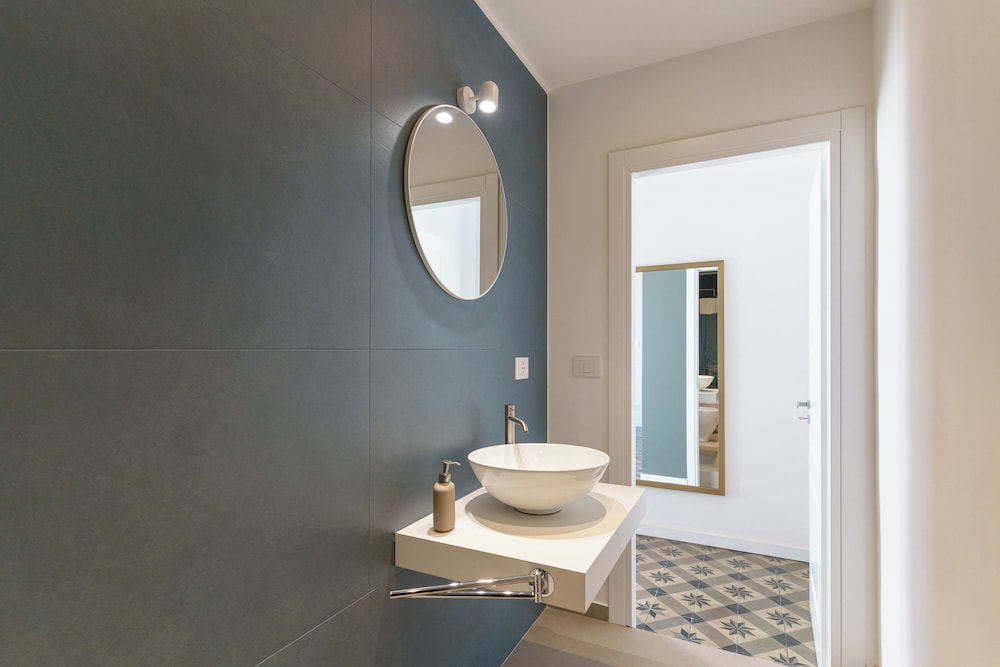 KleoSuites