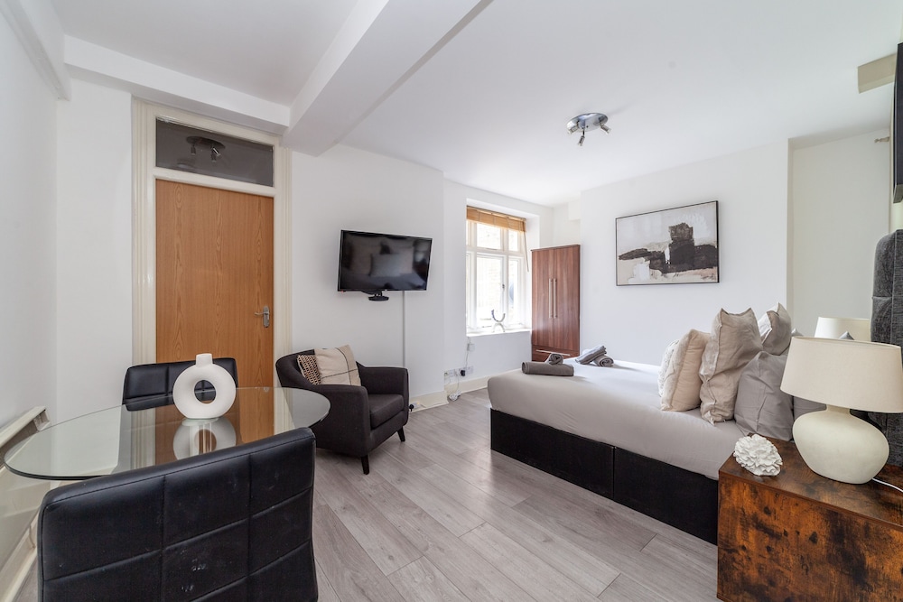 The Maida Vale Flat