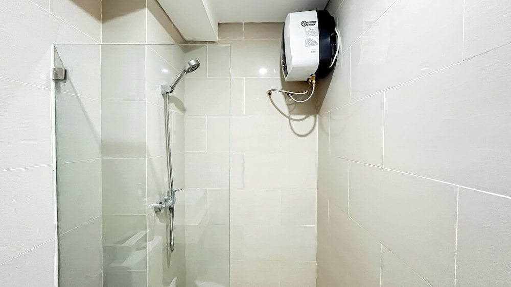 Studio Near Kalideres Station At Daan Mogot City Apartment