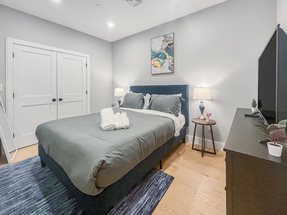 Boston Vacations - Luxury 2BD 2BA Near Logan Airport and T Station - Property Image 27