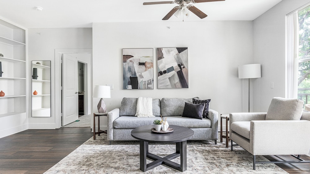 Landing Apartments - North Dallas