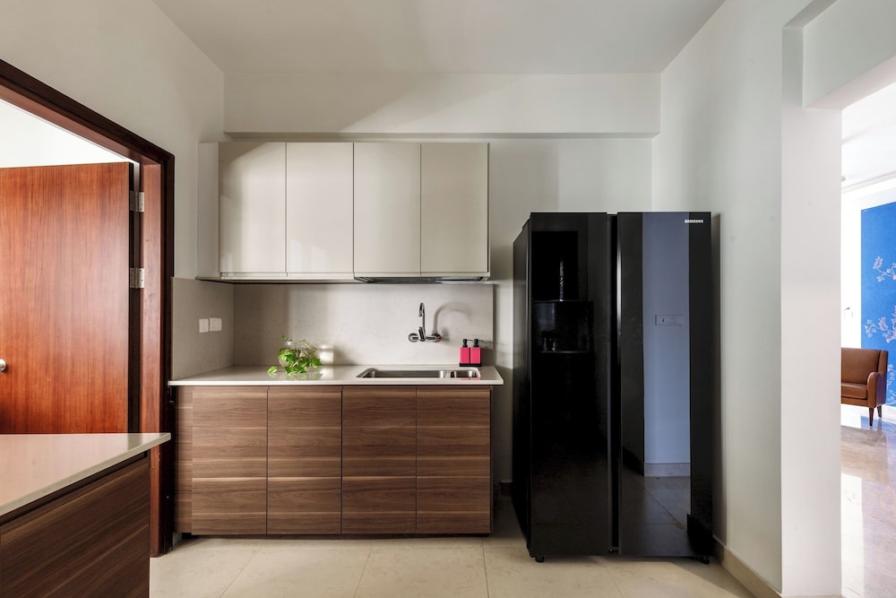 The Ivy Apartment by Red Olive