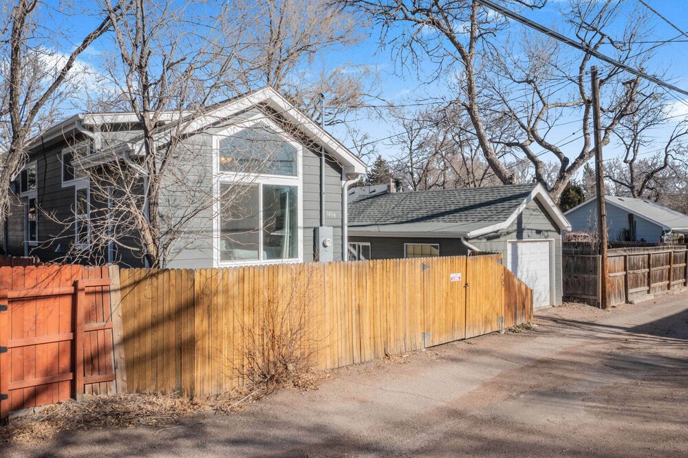 2BR Loftcozy Bungalowhistoric Neighborhood view 3