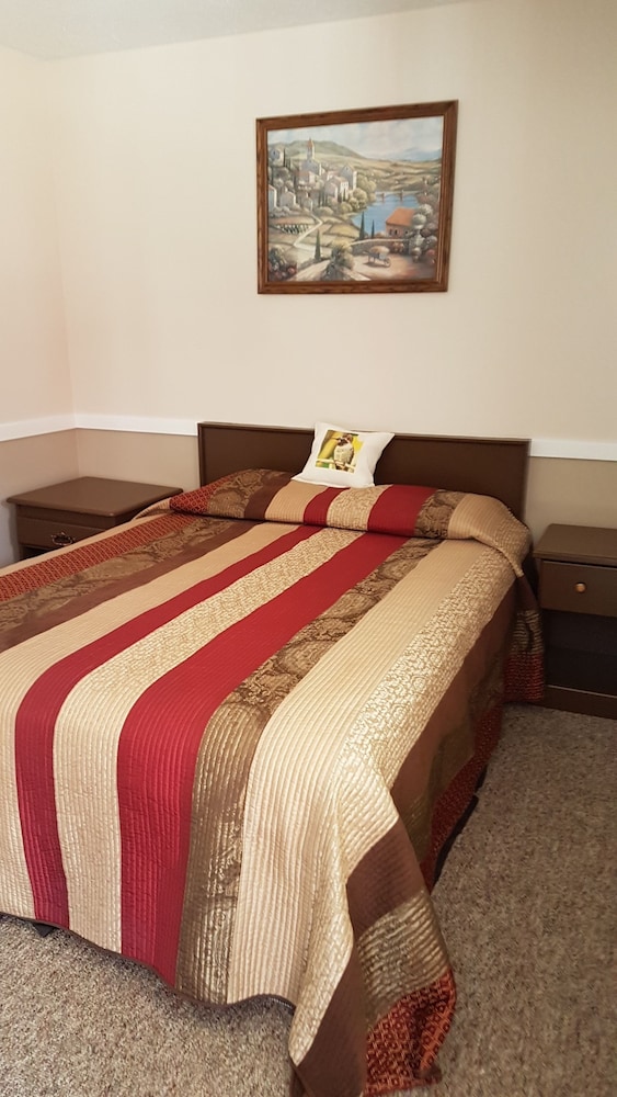 Rivermount Motel Campground and RV Park