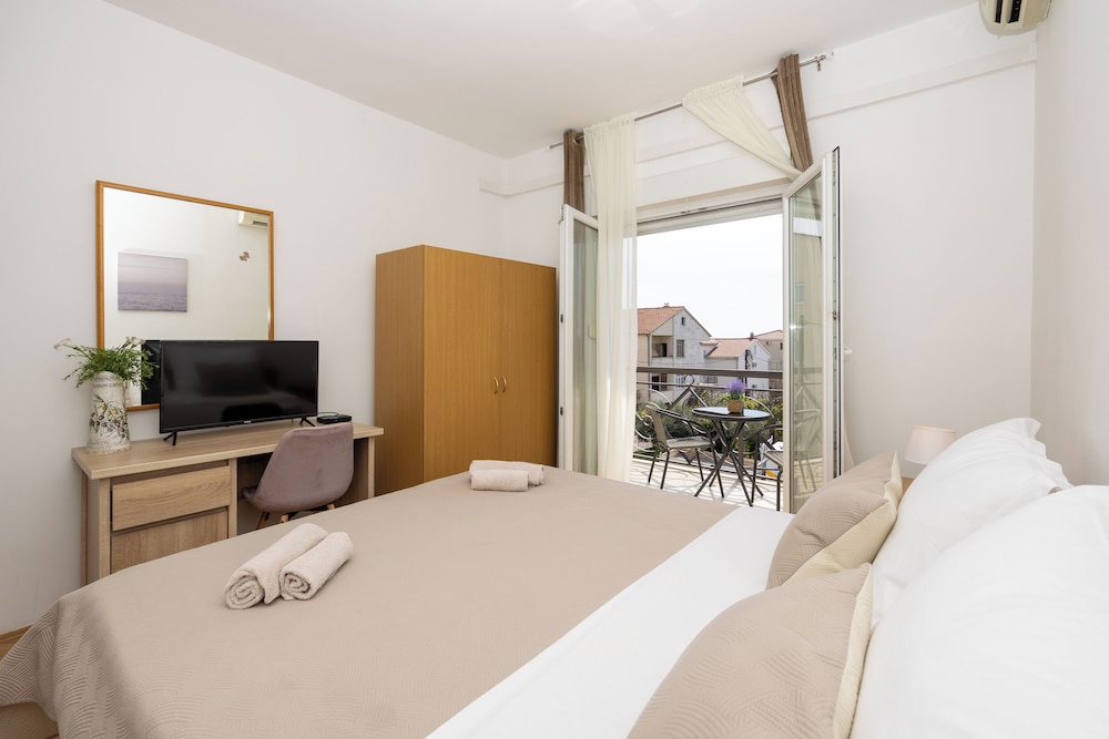 Double bed Room With Private Bathroom and Balcony view 2