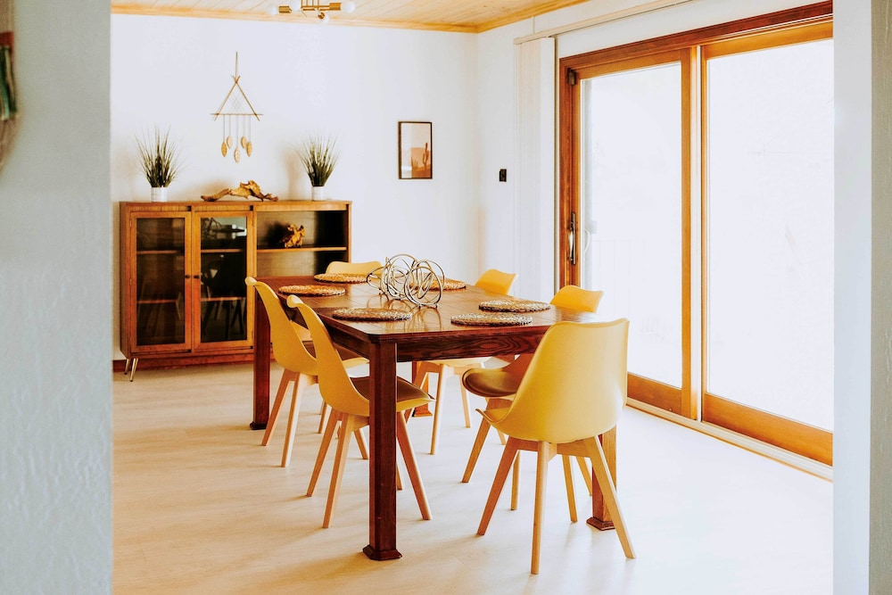 Chic Joshua Tree Pad w/ Mountain Views  Hot Tub - Property Image 35