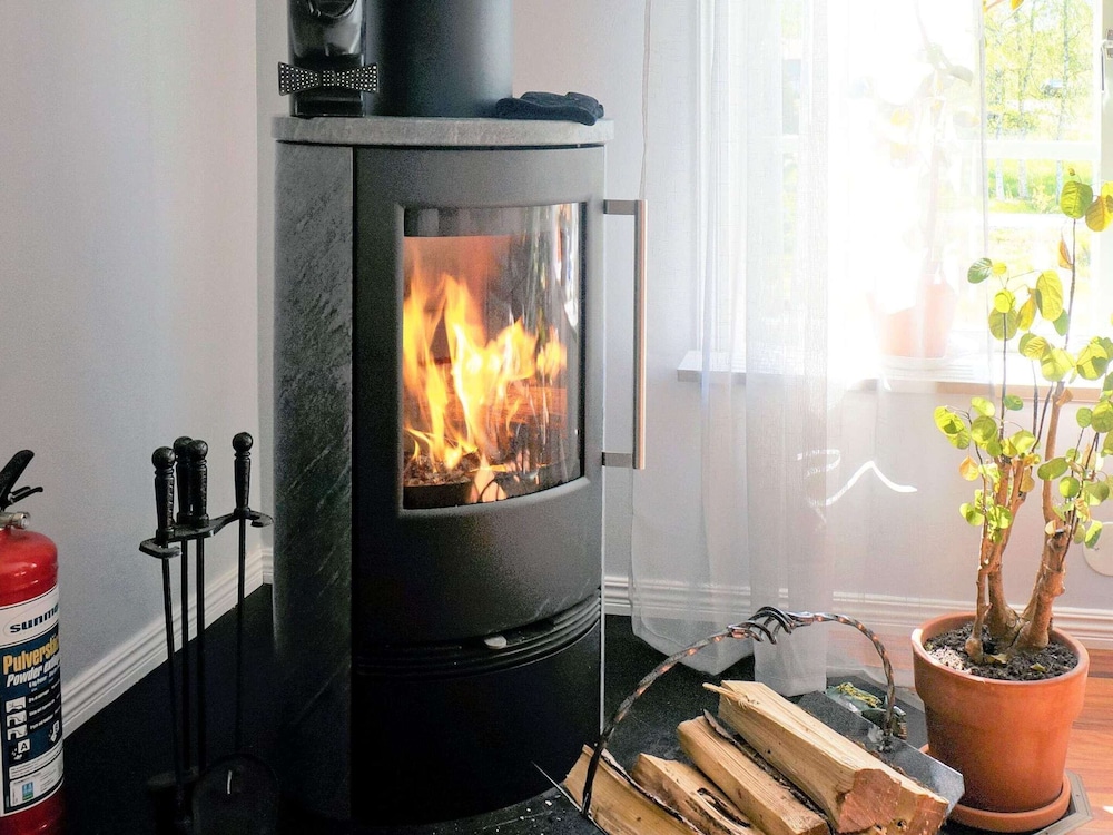 Idyllic Lakeside Retreat in Munkedal-by Traum view 3