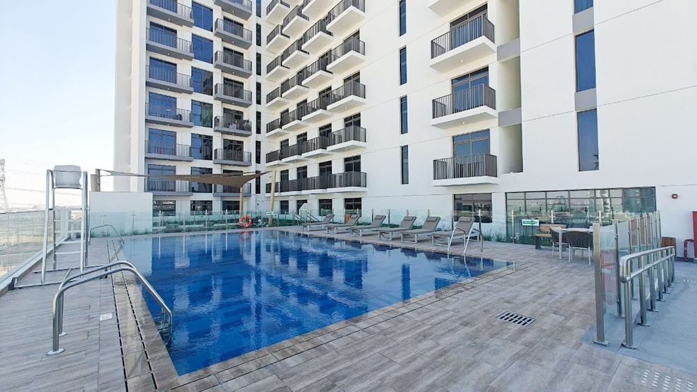 Modern and Peaceful 2 Bedroom in Amber by Azizi