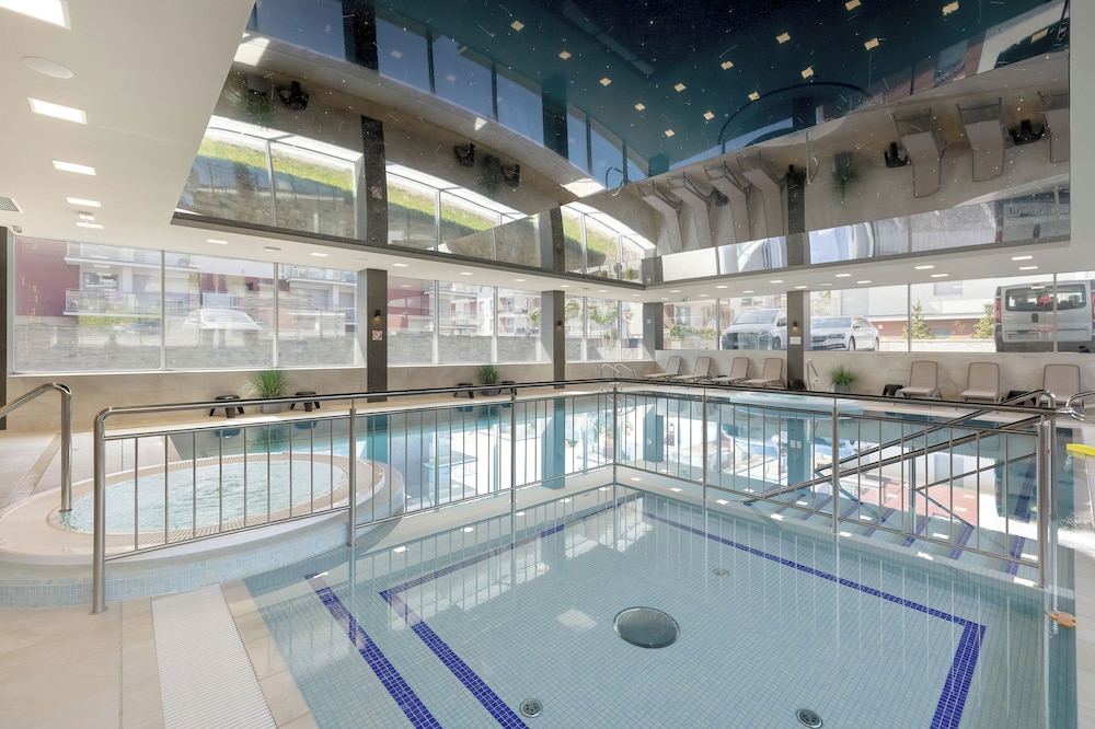 Morska Apartment With Spa by Renters