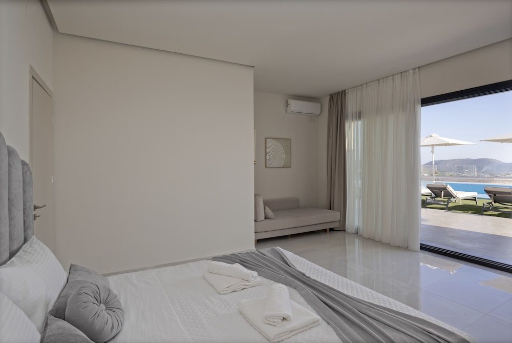 Elira Luxury Villa - With Private Pool